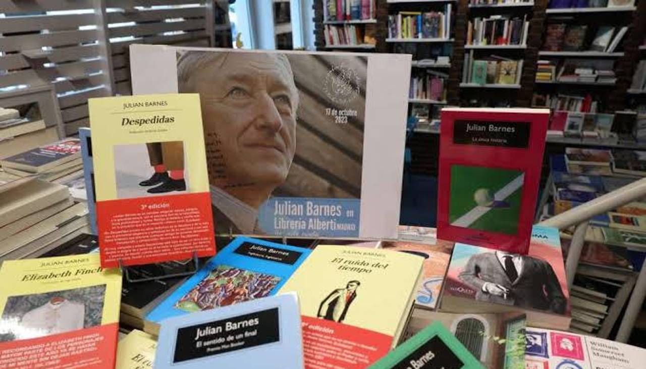 Julian Barnes encuentra "más verdad" en los libros que en la realidad