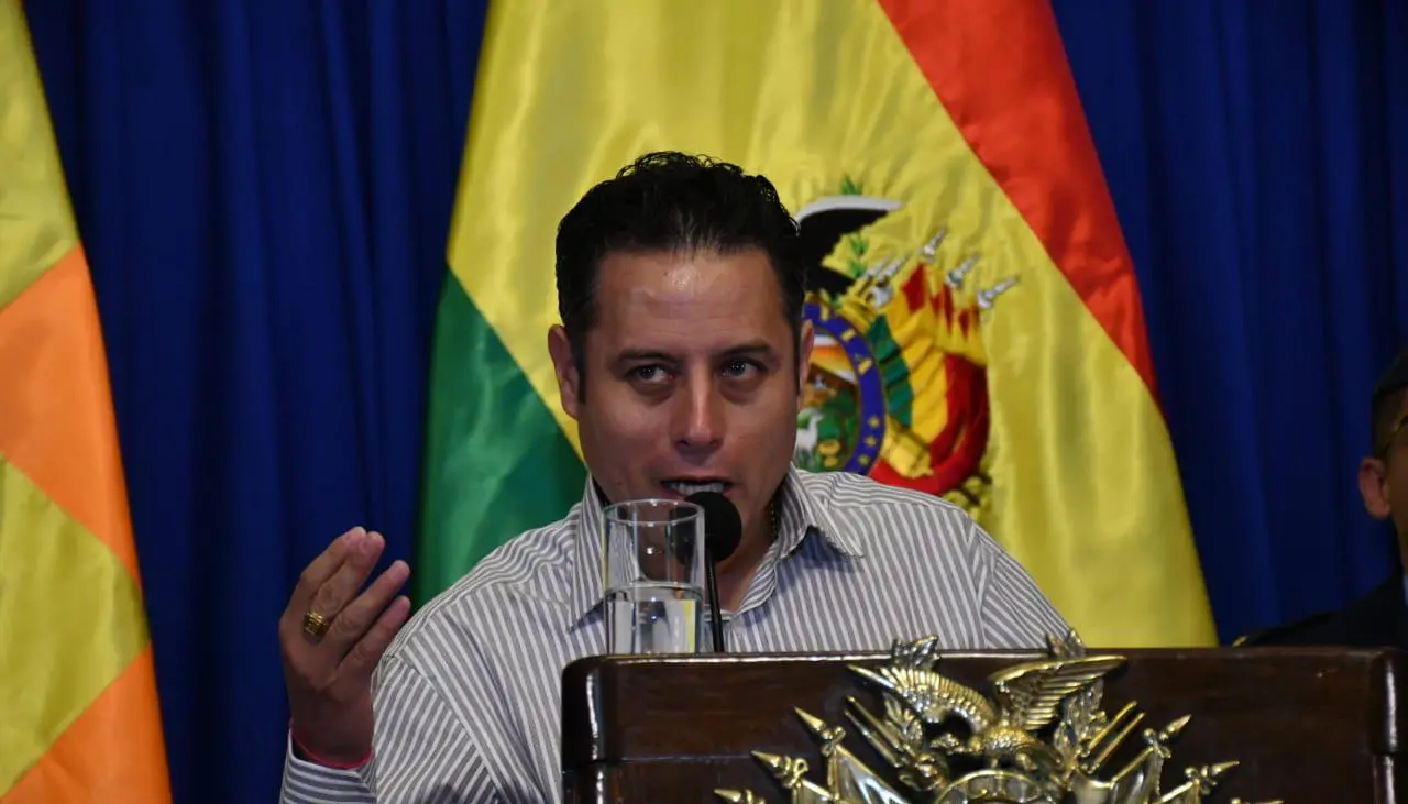 Lara pide cambiar el alto mando policial y dice que Russo ya no debería ser comandante de la institución por un fallo Constitucional