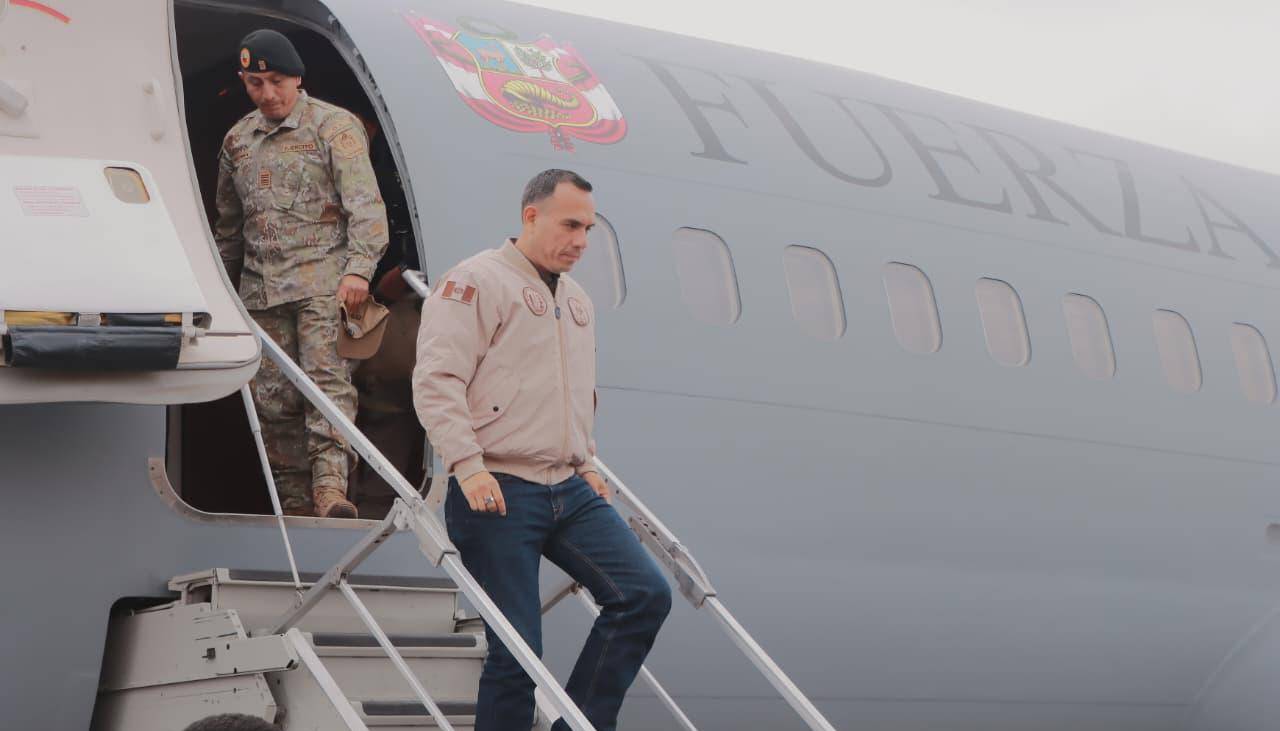 En medio de tensión en frontera con Chile, el presidente de Perú afirma que ninguna persona sin documentos es bienvenida