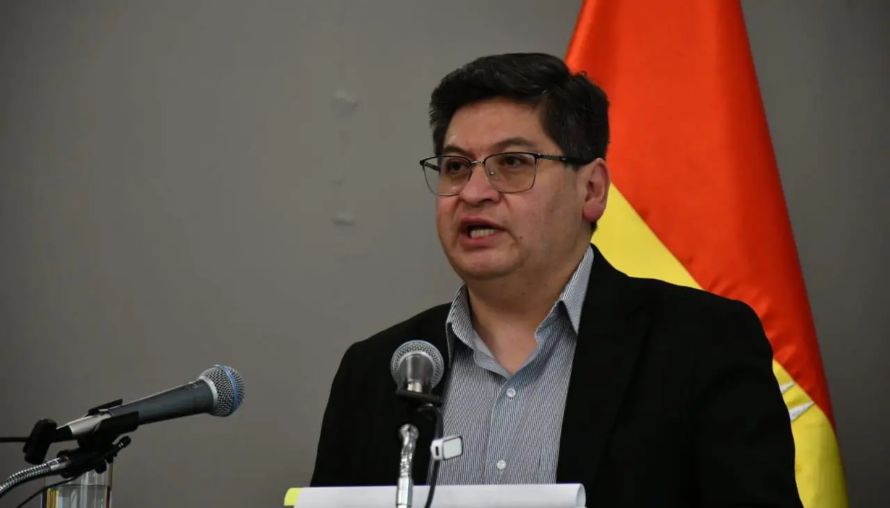 ¿Cuánto costaría elevar la renta Dignidad al monto propuesto por Lara? Esto responde el Gobierno