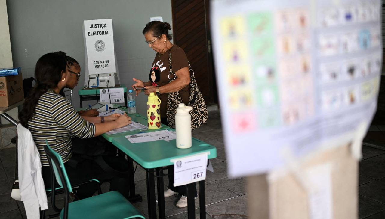 Elecciones en Brasil: Justicia alargó la votación por dos horas y se frenó el conteo al 0,25% 