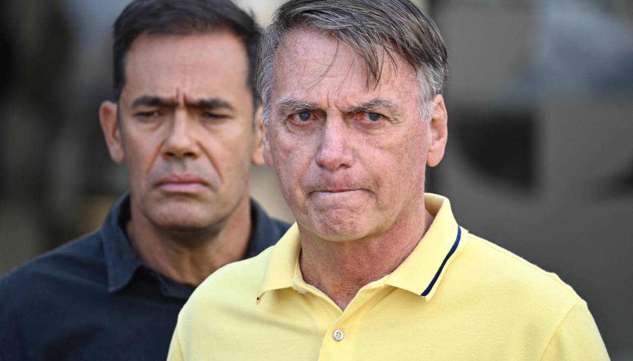 Juez autoriza prisión domiciliaria temporal a expresidente brasileño Bolsonaro