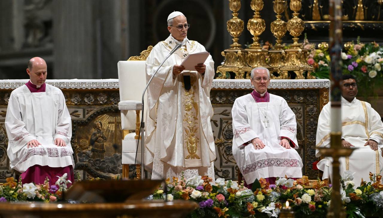 Papa León XIV preside su primera Vigilia Pascual y bautizará a diez adultos en San Pedro