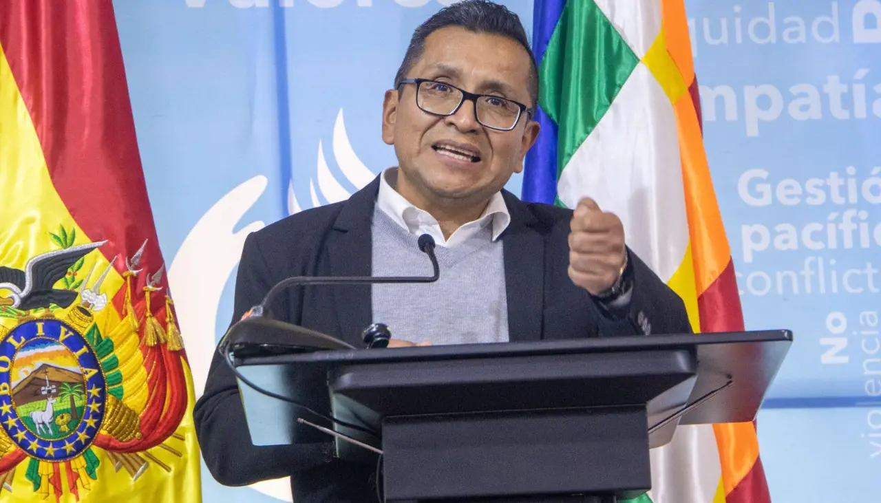Defensor señala que hay más de 33.000 detenidos preventivos “y también esperan la revisión de sus plazos legales” 