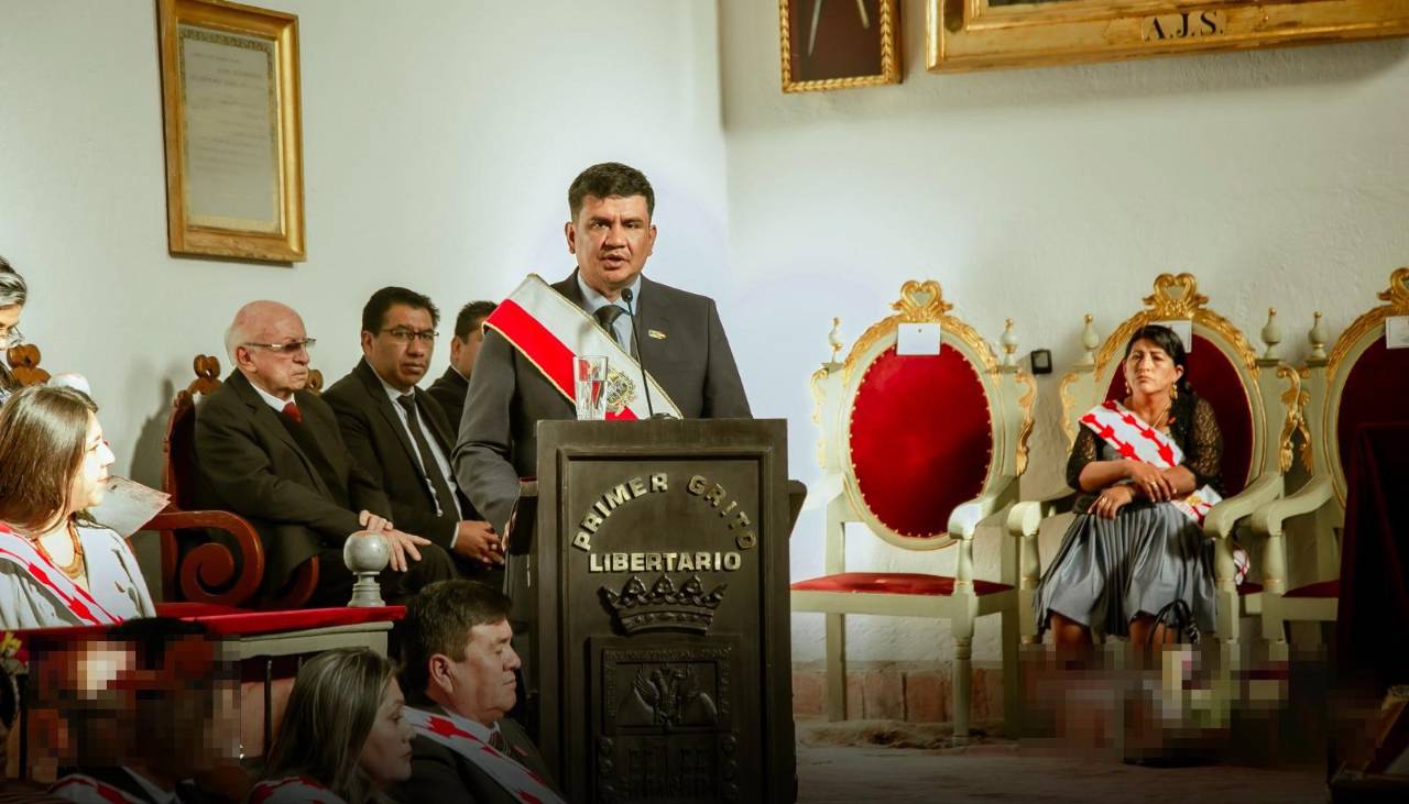 Gobernador de Chuquisaca exige políticas firmes e invita al presidente Paz a negociar en Sucre para frenar los bloqueos
