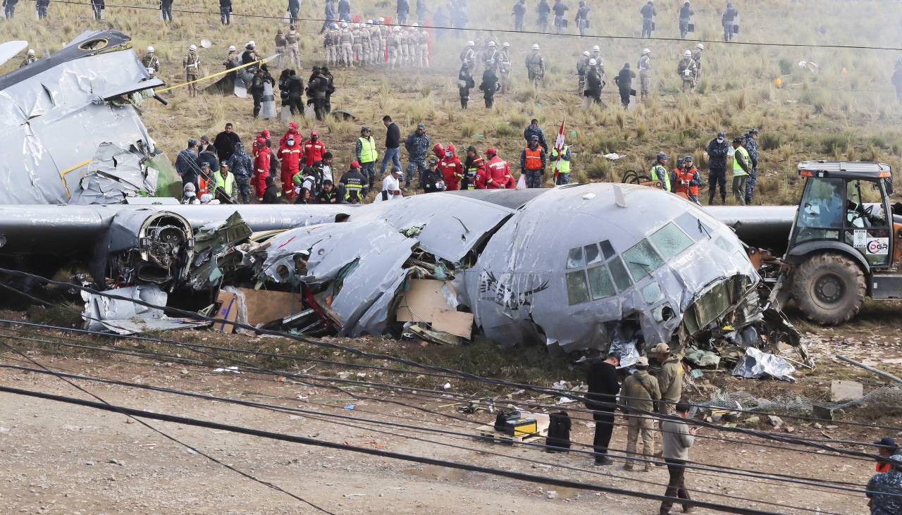 Presidente Paz dispone tres días de luto nacional por tragedia aérea en El Alto