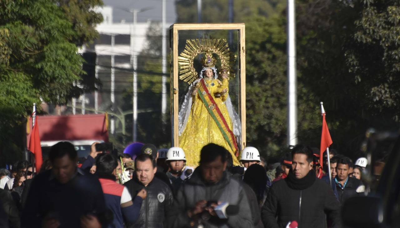 Fe y devoción en la Festividad de la Virgen de Urkupiña