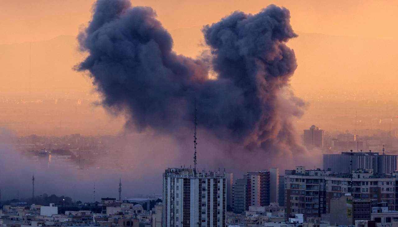 EEUU e Israel atacan Teherán e Irán multiplica su ofensiva en Oriente Medio