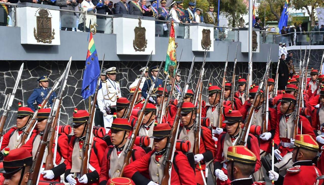 Actos por el Día de la Reivindicación Marítima se celebran con un desfilo cívico-militar