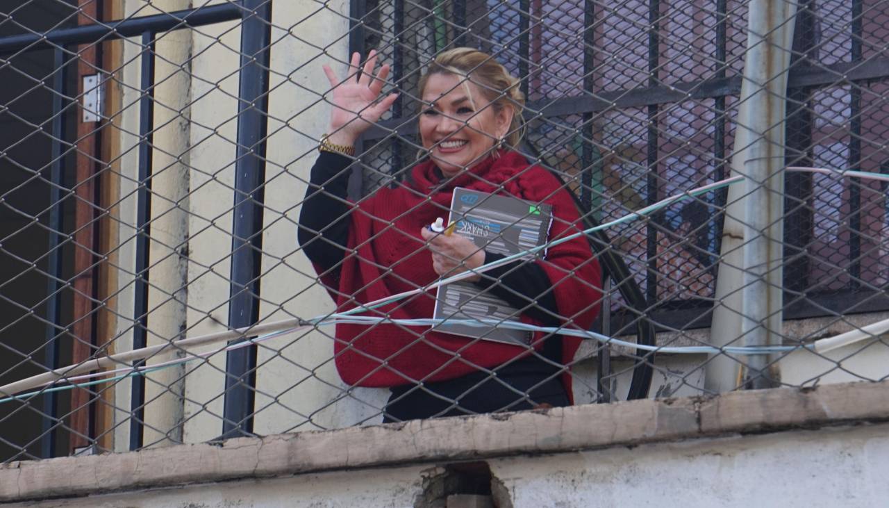 Abogado dice que a Añez le corresponde un juicio de responsabilidades si prosigue la acusación en su contra