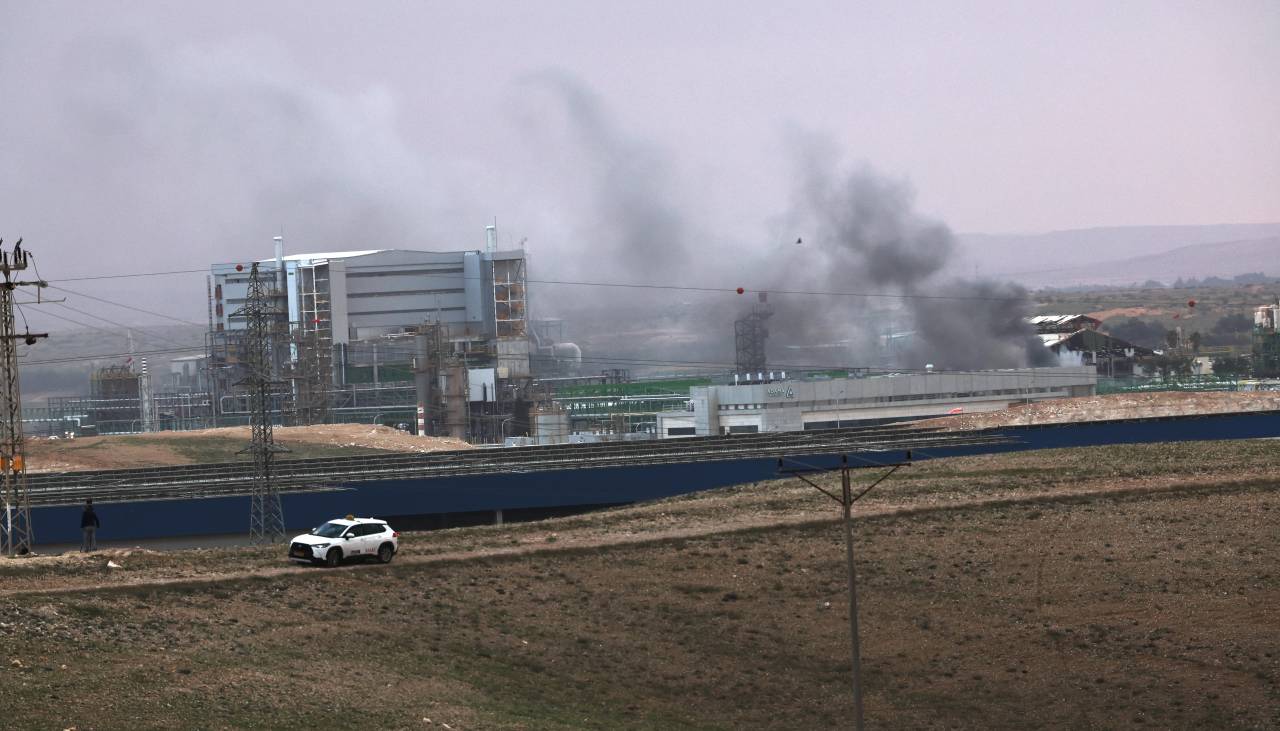 Irán niega de nuevo negociaciones con EEUU pero reconoce el intercambio de mensajes