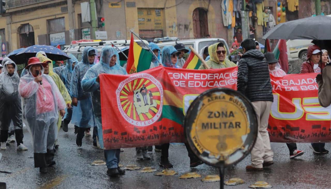 Dirigente del magisterio dice que existe una supuesta lista para arrestarlos: “Si se atreven, vamos a bloquear carreteras”