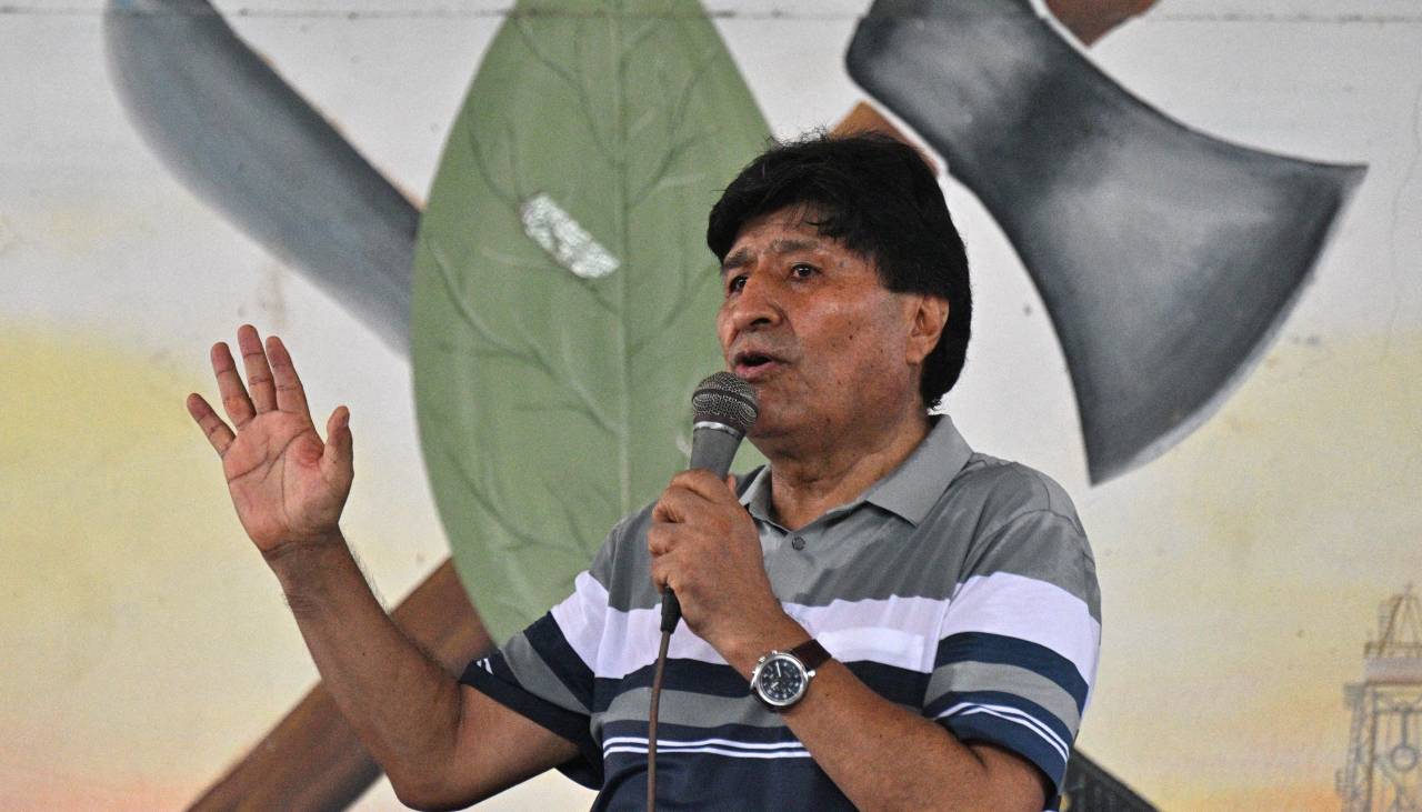 ¿Qué dicen los audios que el Gobierno atribuye a Evo Morales sobre los bloqueos? 