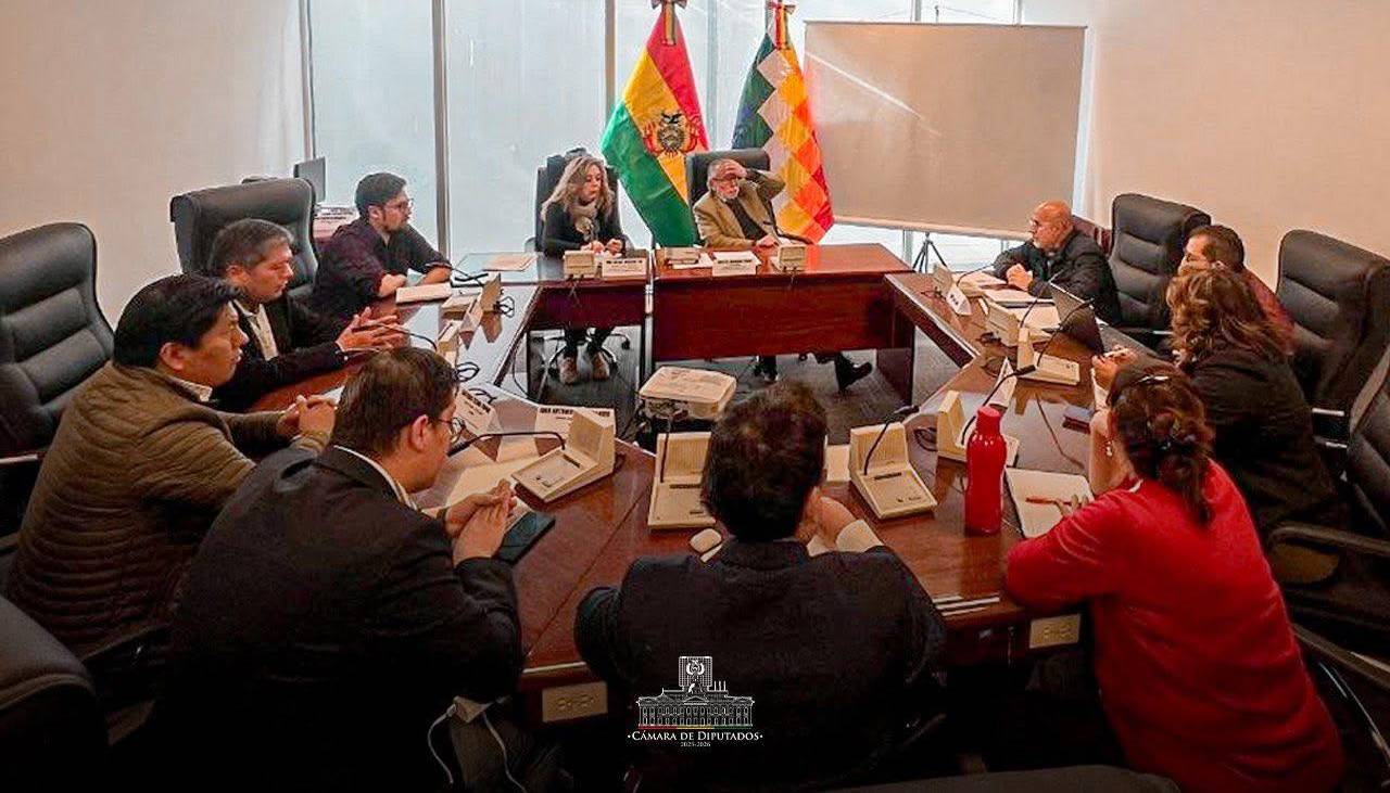 Comisión de Constitución entra en cuarto intermedio y posterga el tratamiento de las acefalías en el TCP y el TSJ