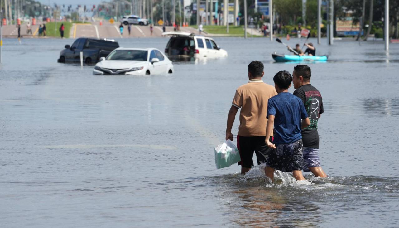 Huracán Milton provoca al menos 10 muertos y arrasa el centro de Florida