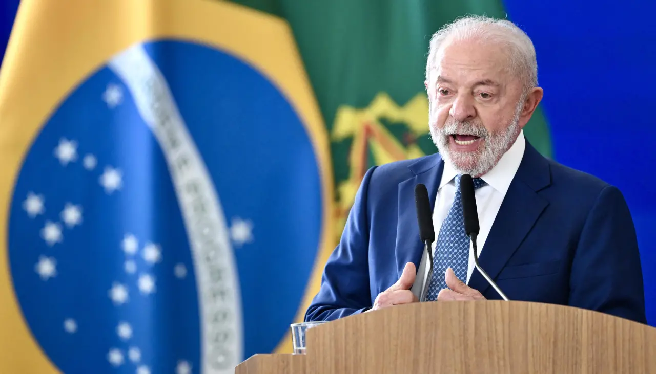 Lula lanza plan contra crimen organizado en Brasil a cinco meses de elecciones