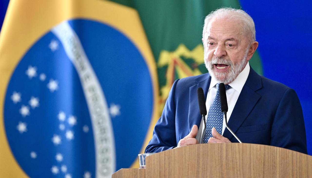 Lula lanza plan contra crimen organizado en Brasil a cinco meses de elecciones