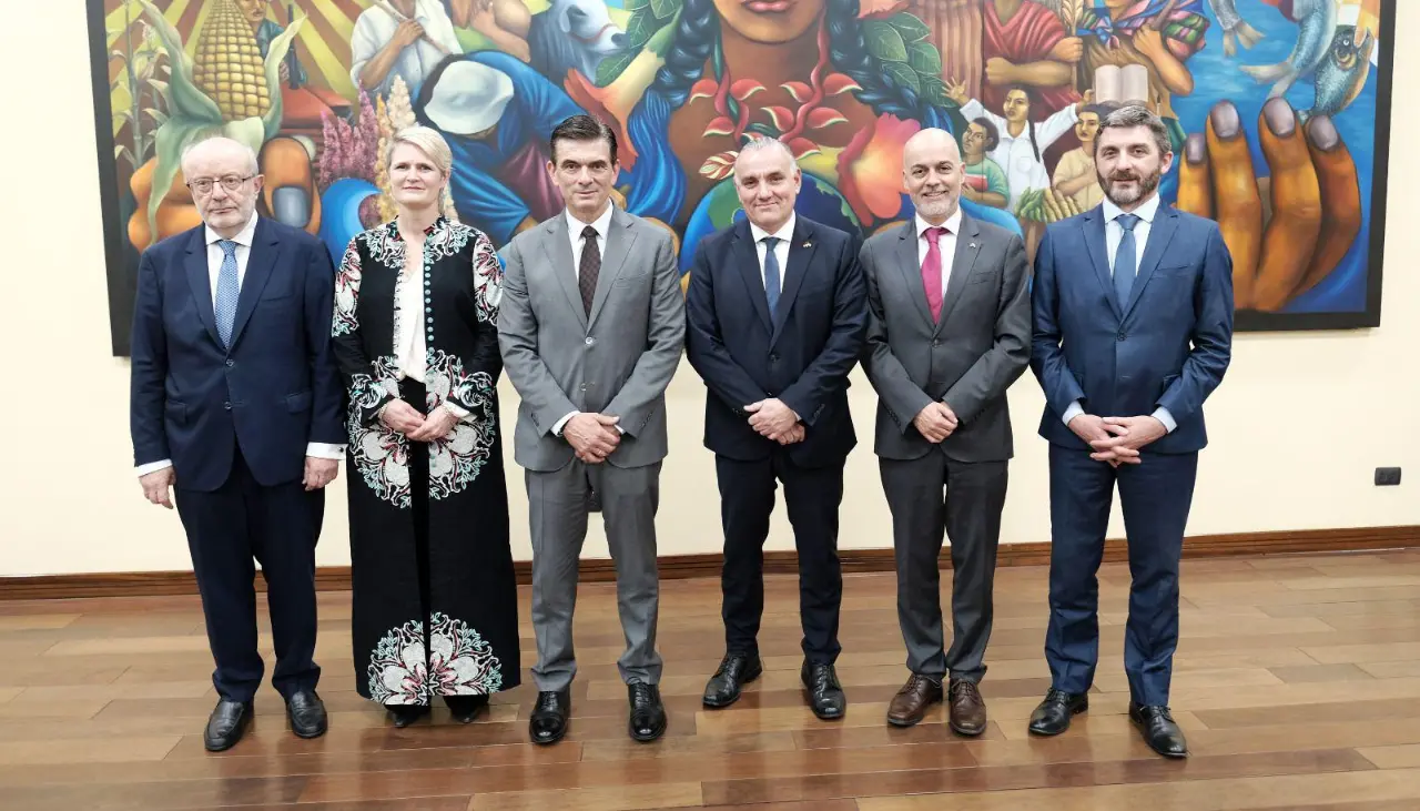 Paz se reunió con embajadores de la UE con miras a “renovar acuerdos estratégicos y proyectar una agenda de cooperación”