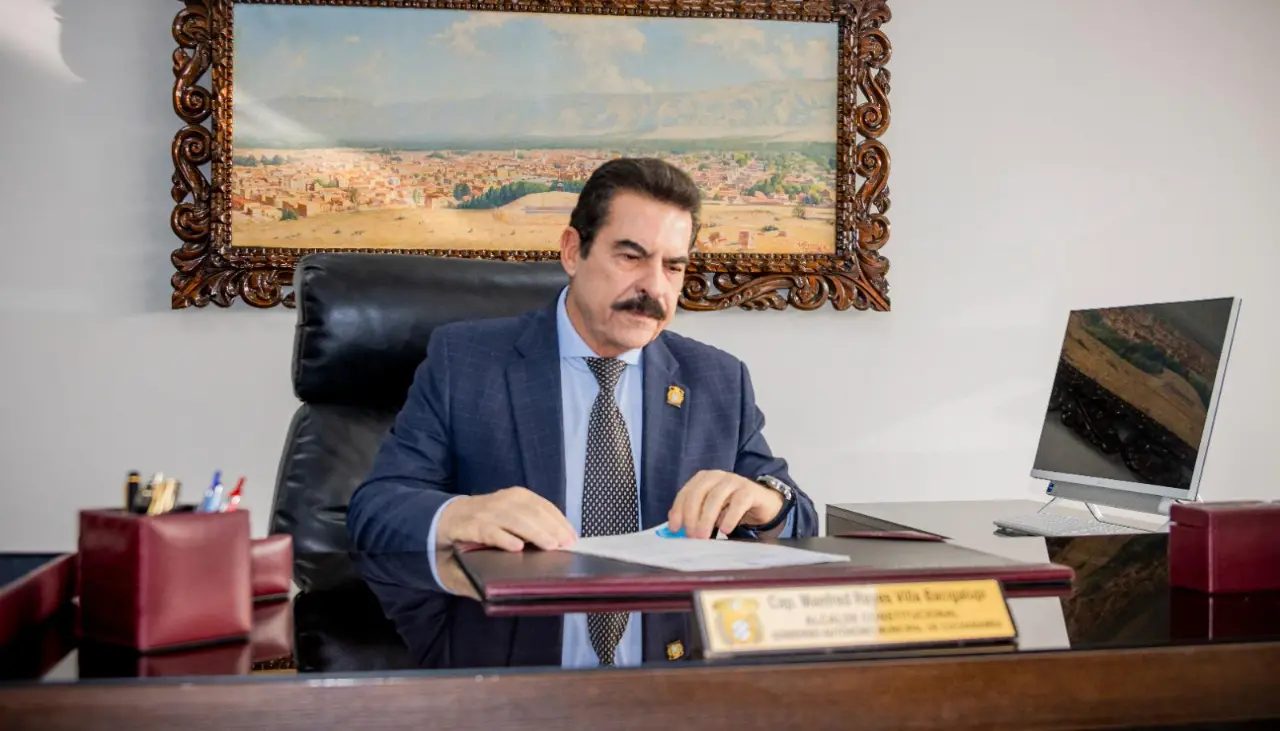 “Tenemos que terminar los mega proyectos”, dice Manfred y confirma su candidatura a la Alcaldía de Cochabamba