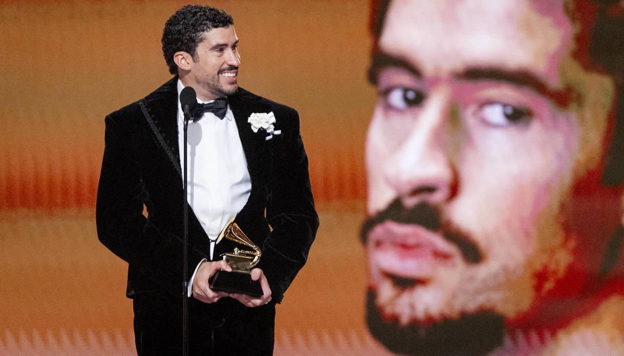 Bad Bunny se alza con histórico Grammy a álbum del año