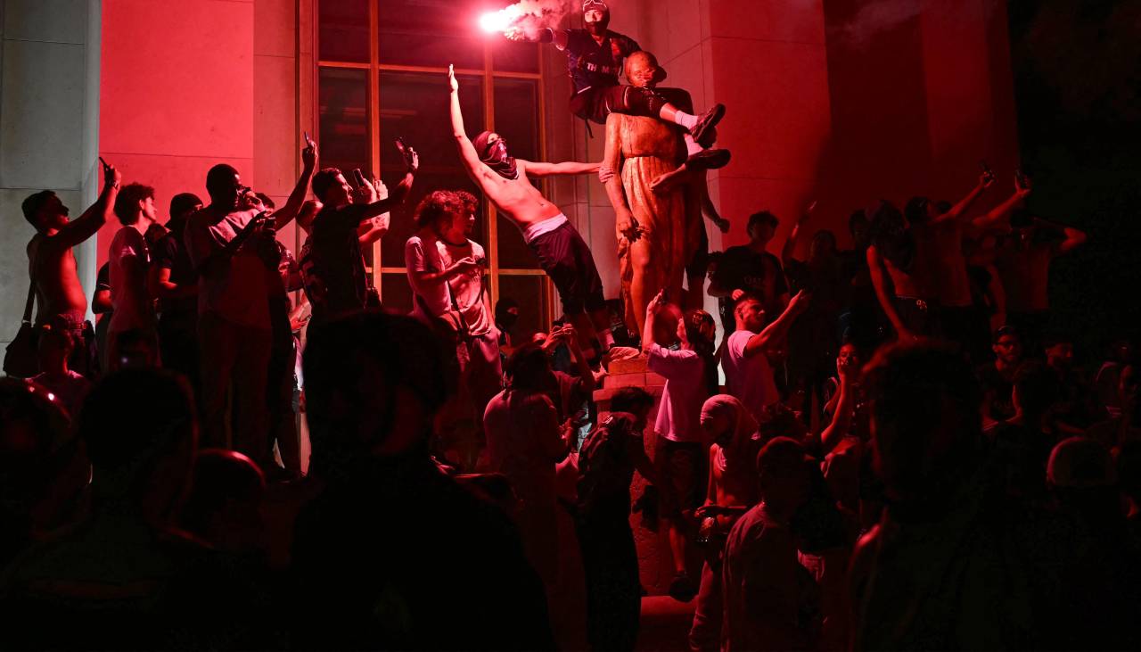 Un fallecido y más de 700 detenidos durante los festejos del PSG