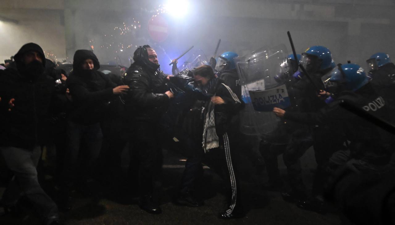 Protesta antiolímpica en Milán terminó en enfrentamientos con la Policía