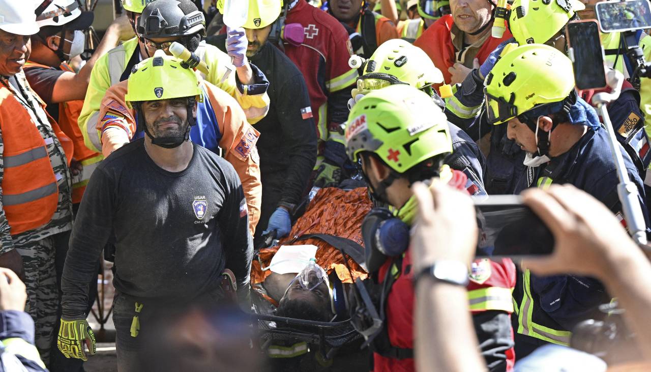 Milagroso rescate: Así fue cómo un hombre sobrevivió 8 días bajos los escombros en Venezuela 