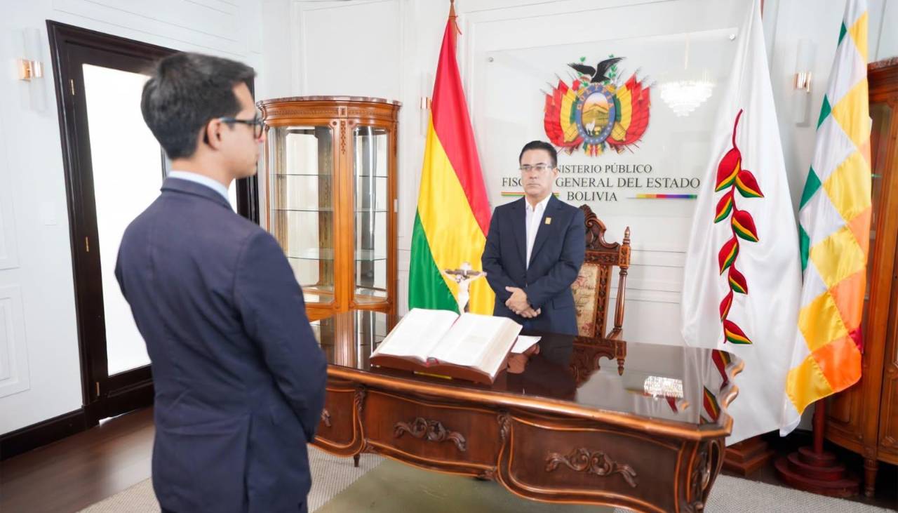 Urioste posesiona a nuevos fiscales departamentales de La Paz y Pando