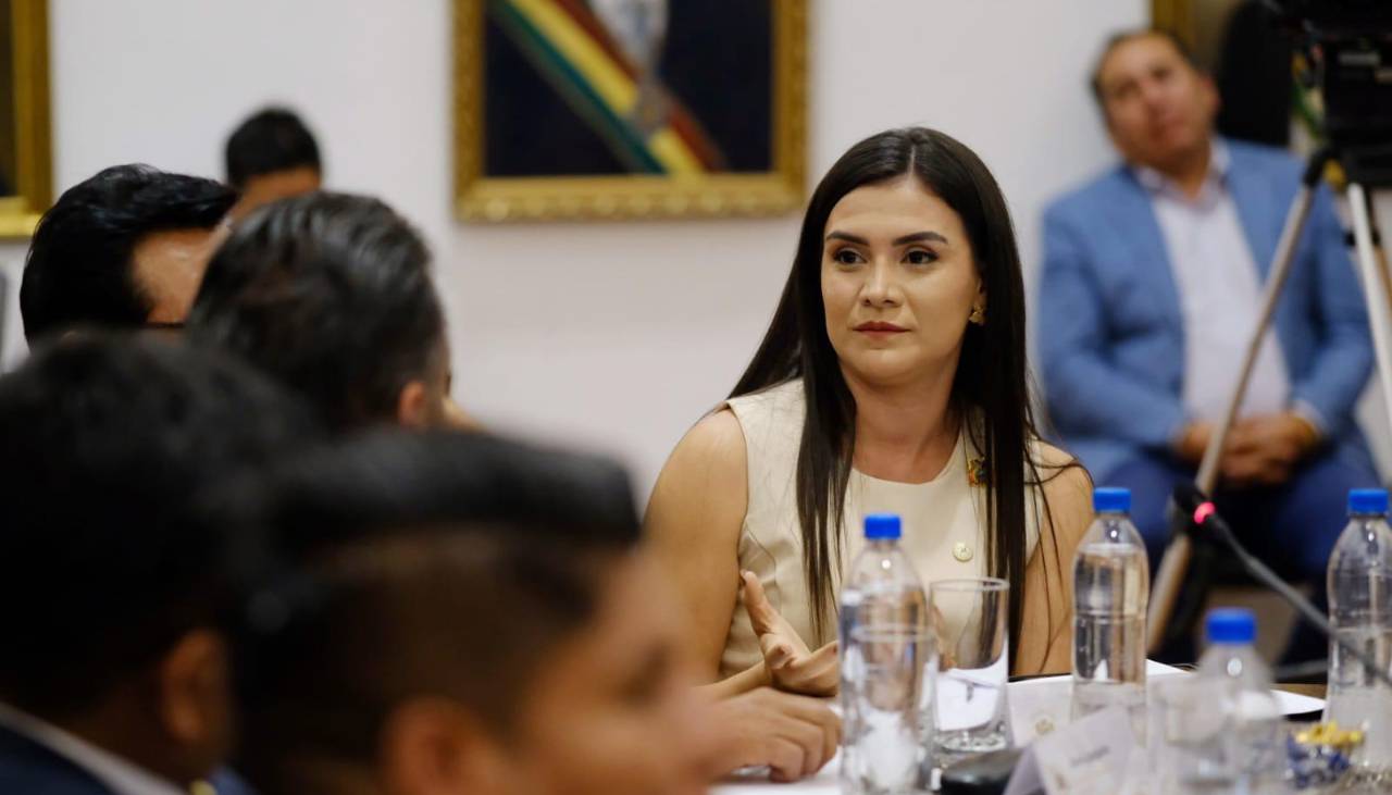 Tras firma del acuerdo por el 50-50, la gobernadora de Pando dice que se trabajará en la creación de fondos de compensación