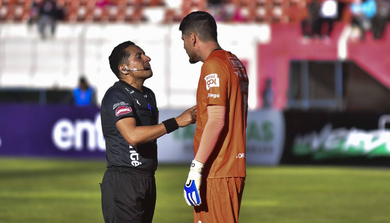 Jordy Alemán explicó por qué cobró el polémico penal contra Bolívar ante Nacional