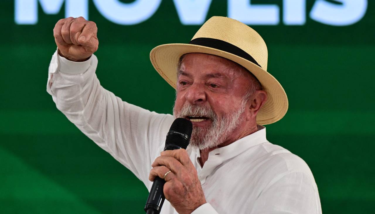 Lula lanza su candidatura con promesas de inversión en defensa, educación y tierras raras