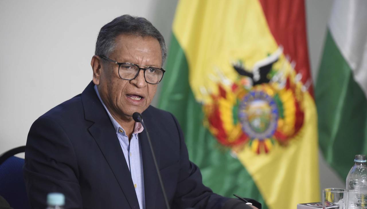 Lara convoca para el martes a sesión de interpelación al ministro de Gobierno