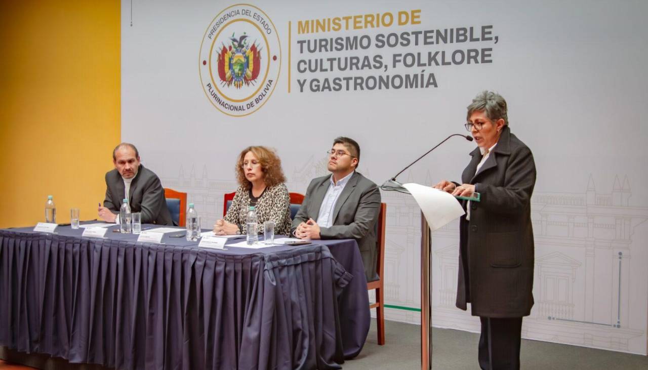 Gobierno advierte pérdidas de Bs 1.100 millones y 90.000 empleos en riesgo; Turismo activa plan de emergencia