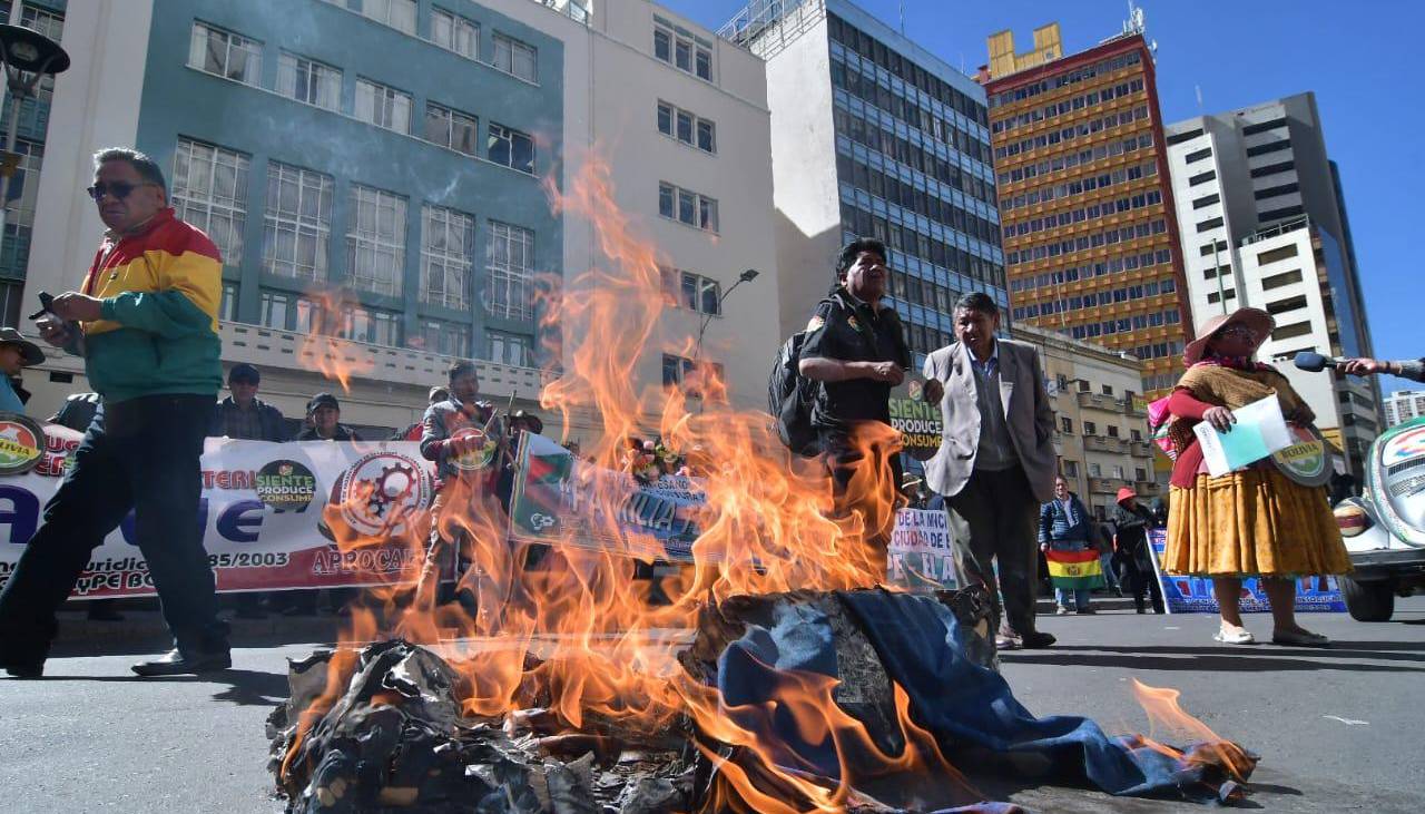 “Estamos de luto”: reportan el cierre del hasta el 70% de las micro y pequeñas empresas en La Paz