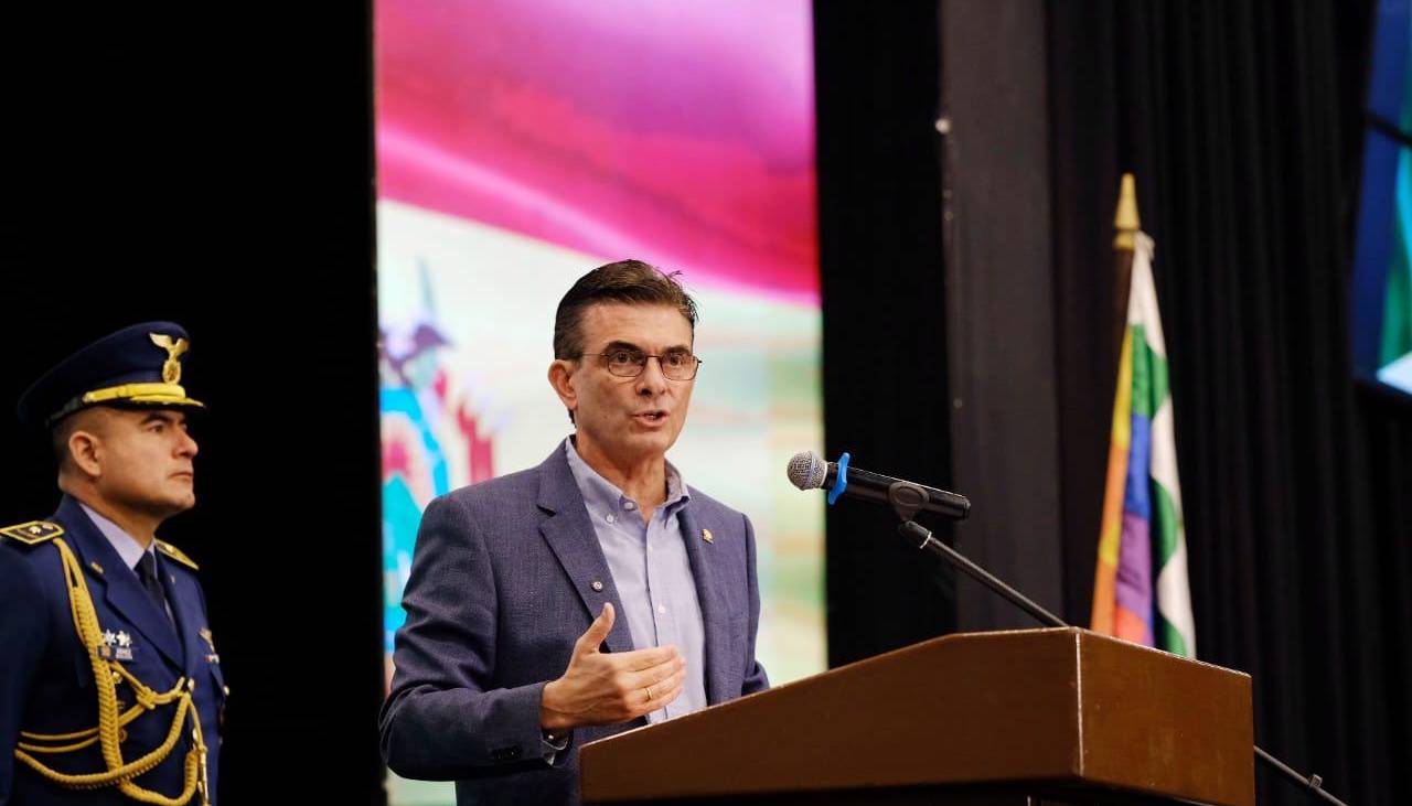 Presidente anuncia la construcción de nuevas cárceles para los corruptos del país 