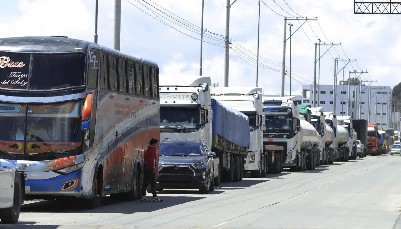 “Con las deficiencias que tenemos, vamos a garantizar”, dice viceministro Torrico sobre abastecimiento de combustible