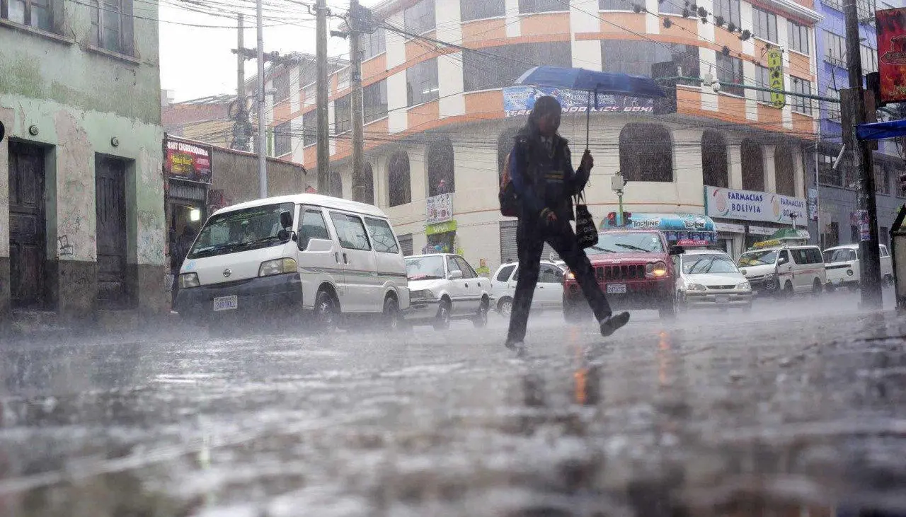 Intensa lluvia cayó por más de seis horas en la ciudad de La Paz; Alcaldía reporta 32 casos de emergencia