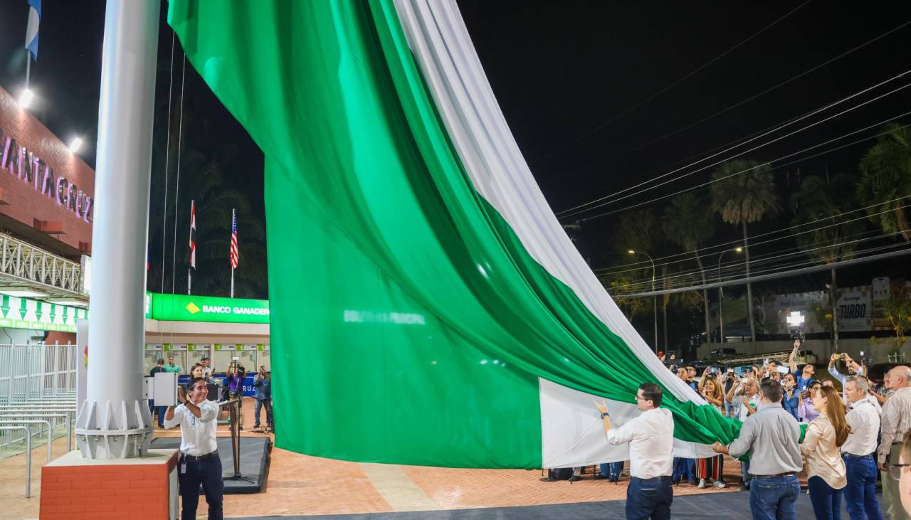 La bandera más grande de Santa Cruz dará la bienvenida a los visitantes de Expocruz 2024