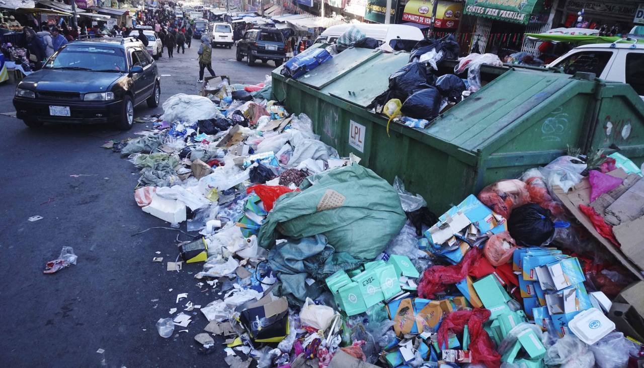 Alcaldía de La Paz declara situación de emergencia ante basura acumulada en las calles