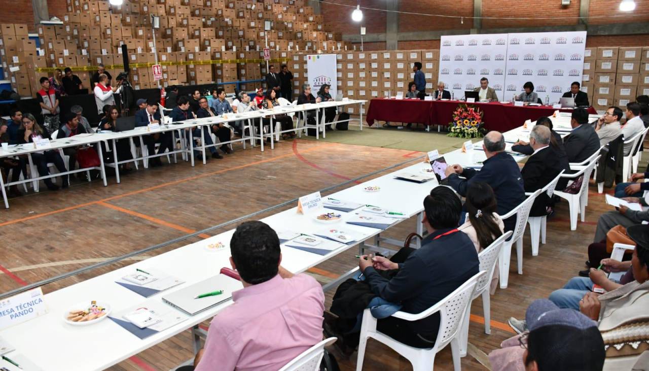 Censo: El Alto abandona reunión técnica del INE y exige la presencia de Arandia en la Asamblea de la Alteñidad 