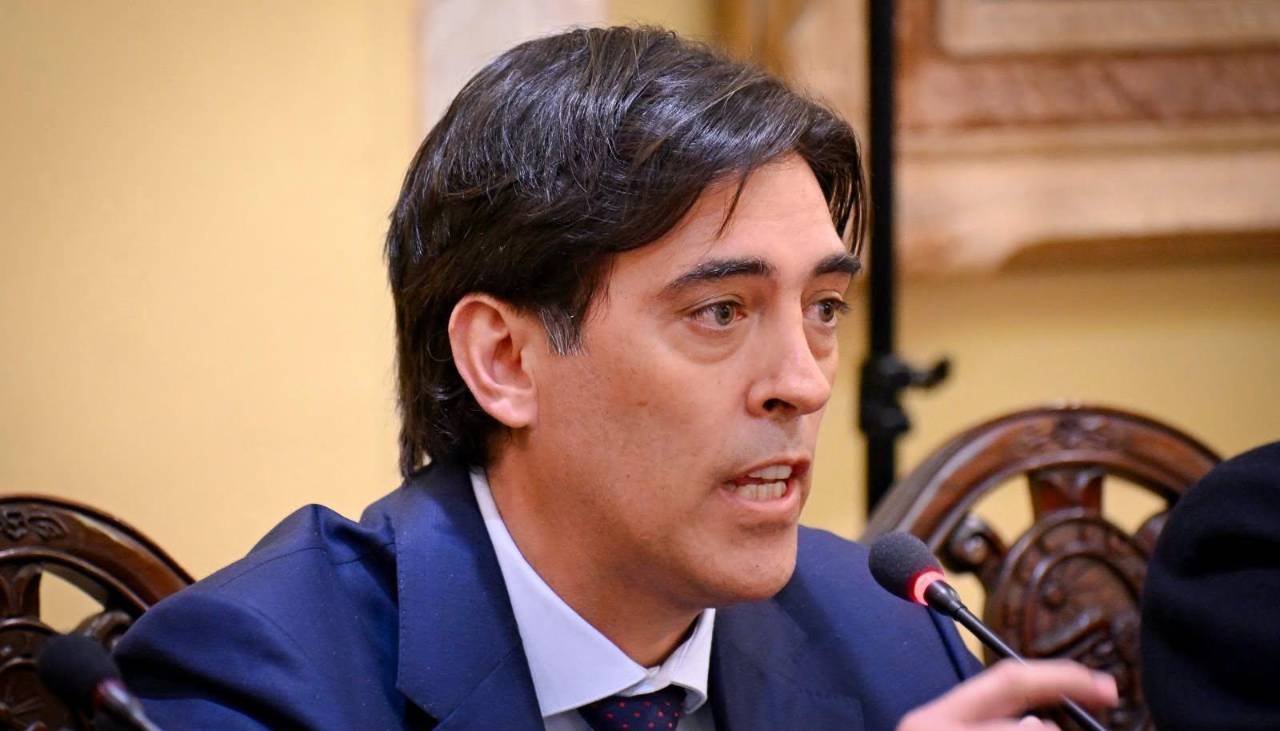 Ministro Zamora a Loza: “Pides pausa en bloqueos para abrir paso a quienes buscan llevar violencia a La Paz y El Alto”