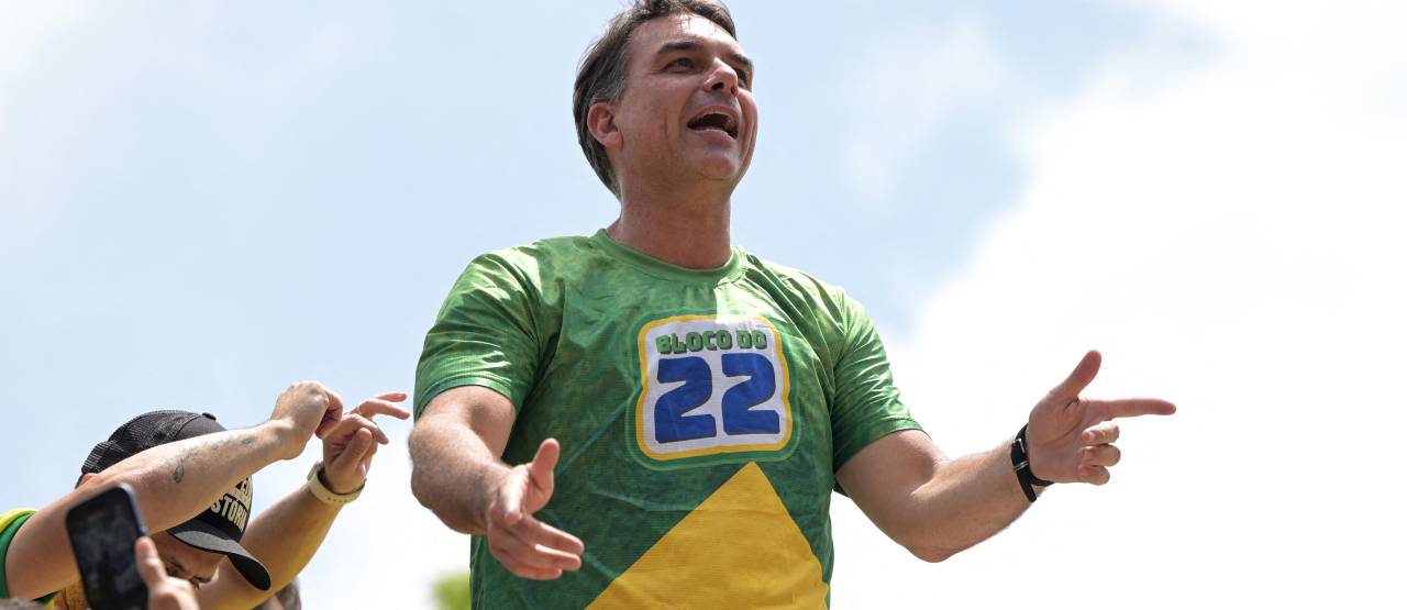 Medios brasileños dicen que Flávio Bolsonaro alista una conferencia en EEUU