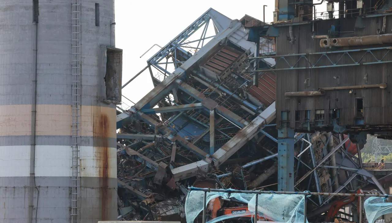 Siete personas atrapadas tras colapso en planta energética de Corea del Sur