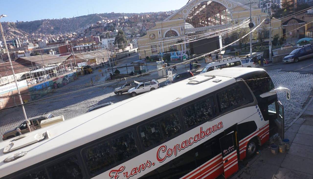 Bolivia no está libre de bloqueos: pese al anuncio de un cuarto intermedio de los cocaleros, persisten las protestas en el trópico