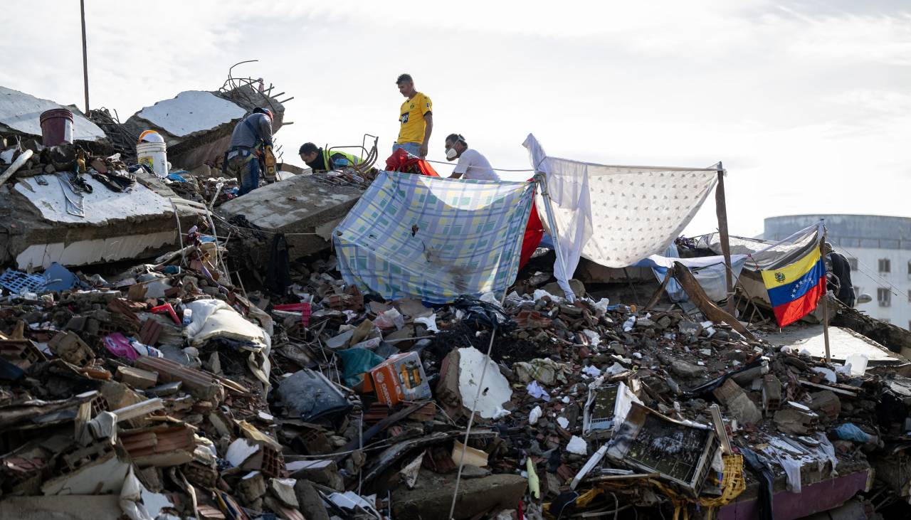 Una semana después de los sismos, Venezuela busca sobrevivientes entre la escasez y desamparo