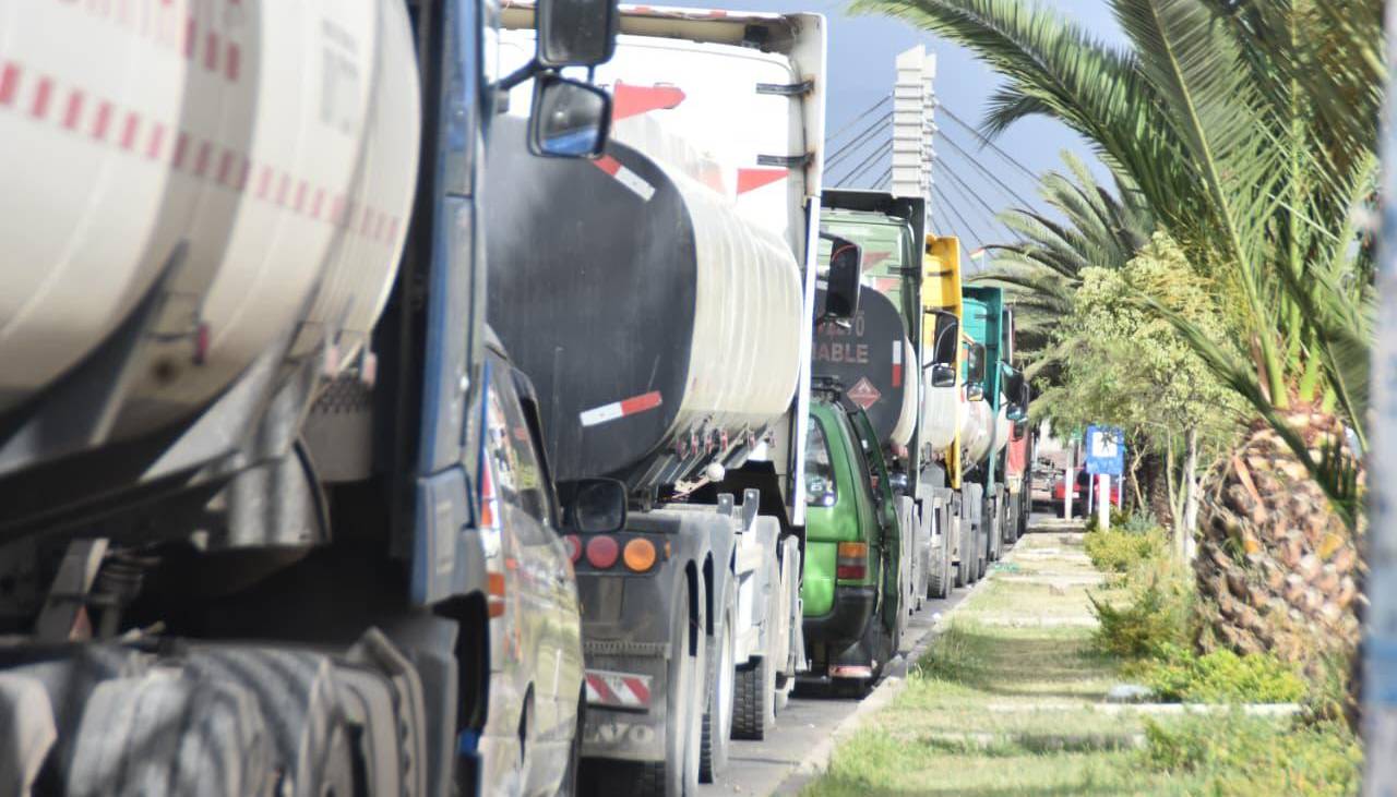 Ministro Blanco denuncia que un “maleante” en YPFB revendía diésel subsidiado y provocaba desabastecimiento