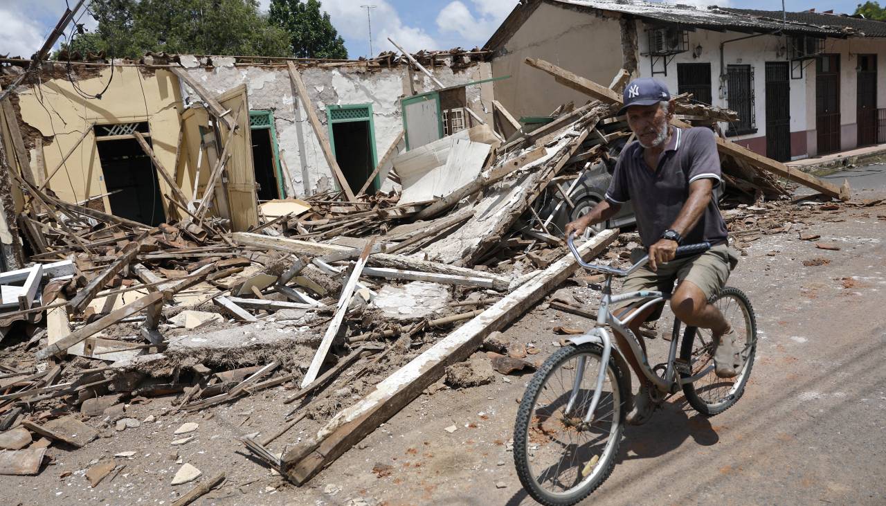 Bolivia afirma que por ahora no hay connacionales afectados tras el terremoto en Panamá