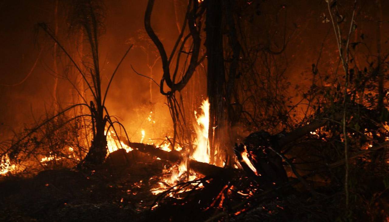 Bombero español en Bolivia: “Estamos ante incendios a los que no podemos hacer frente”