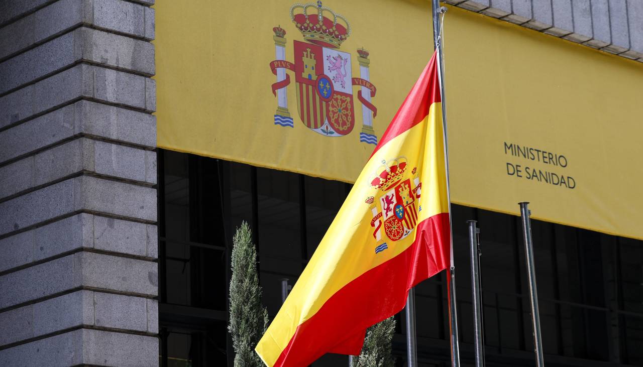 España acogerá en Canarias al crucero del hantavirus y a su médico que está en estado grave