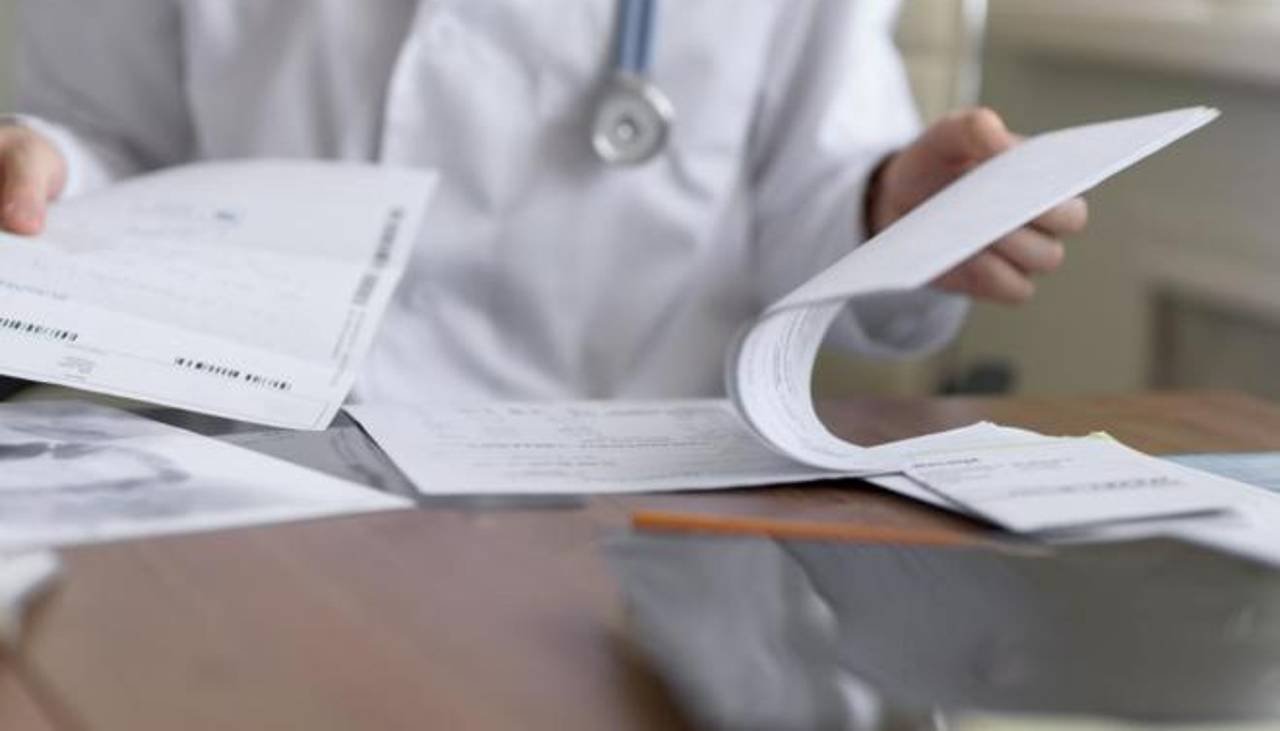 Más de 150 nuevos especialistas de Cochabamba exigen memorándums para trabajar en hospitales públicos